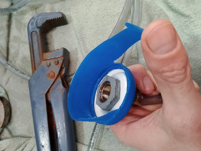 Thawing a frozen water pipe with your own hands - My, Rukozhop, Installation of heating systems, Water pipes, Freezing, Plumber, Plumbing, Pipe, Longpost