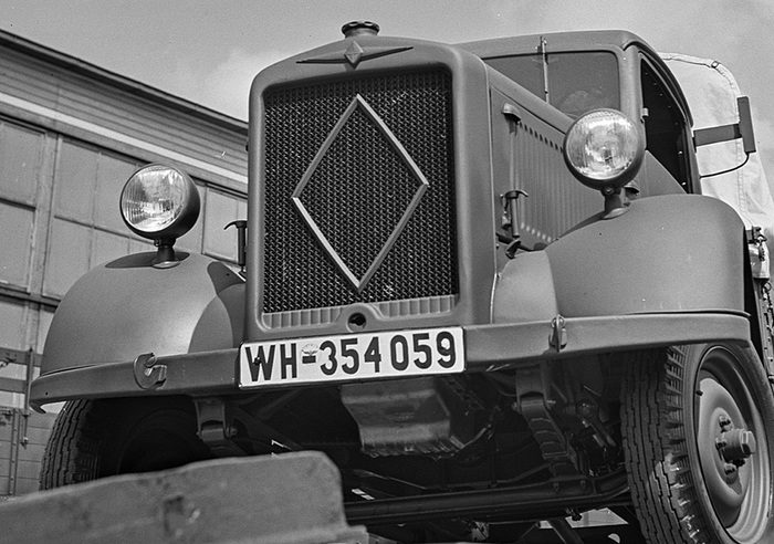   Renault,   Borgward L 1400  1      .