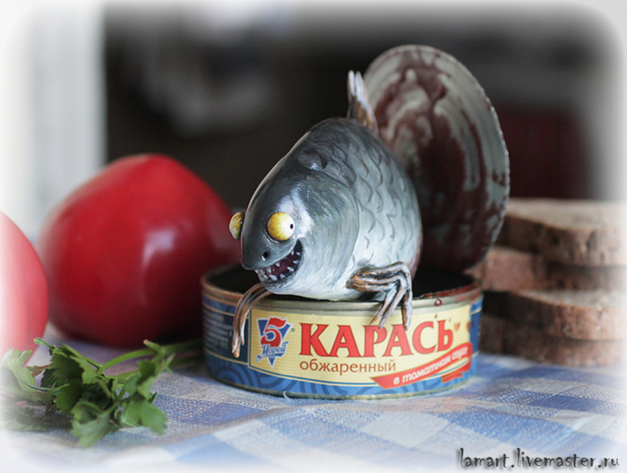 Карась, обжаренный в томатном соусе