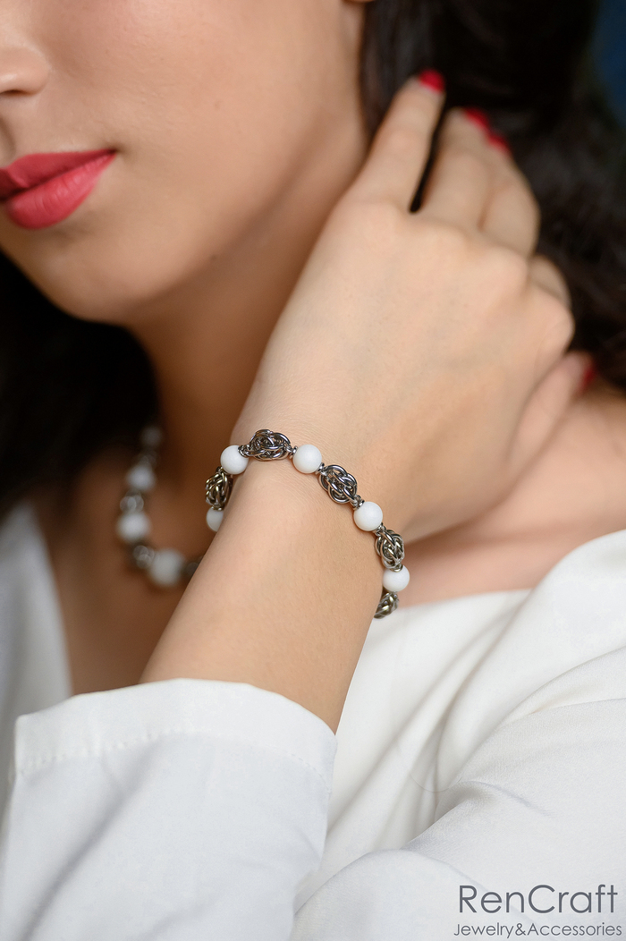 Как вы знаете, все мои изделия не боятся воды, не темнеют со временем, и не облазят, т.к. ничем не покрыты)