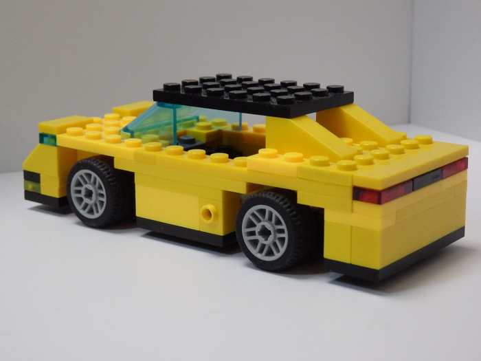 Корма высокая, оптика тонкая.