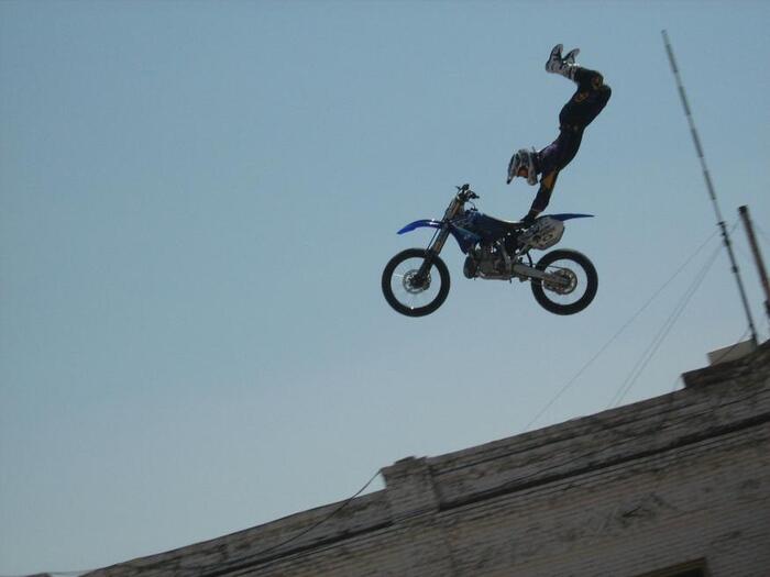 Так выглядит мотокросс на фестивале памяти Книвела в городе Бьютт