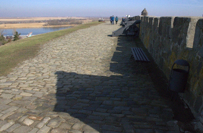 По этой брусчатке когда-то ходил сам Пётр Первый.