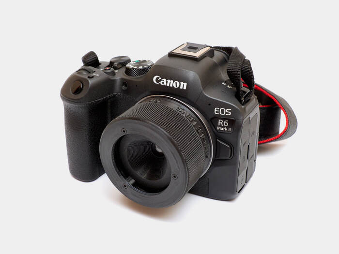 Собранный объектив на камере