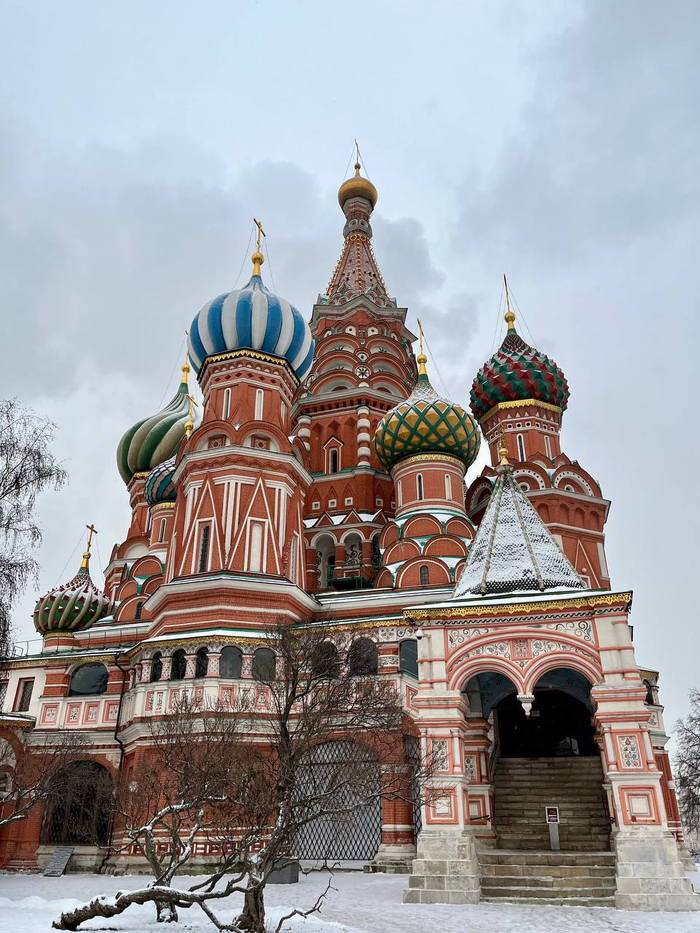 Ну и сам красавец храм, припорошенный снегом