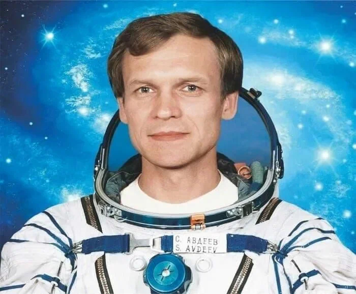 Сергей Васильевич Авдеев — российский космонавт и Герой России.