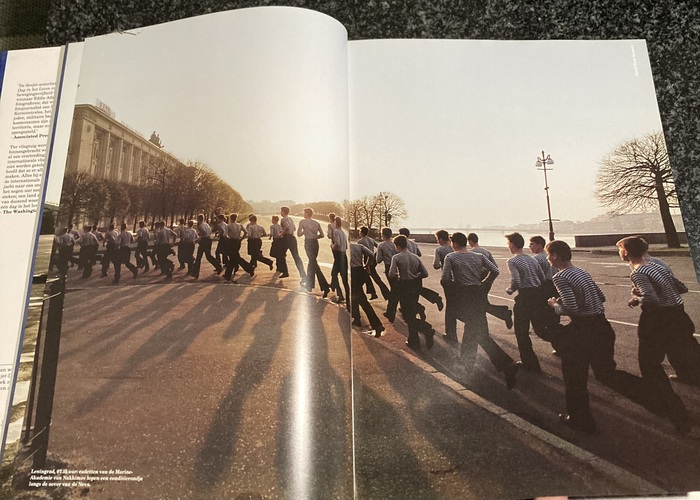 7:15          . David Hume Kennelly   .   - ,    