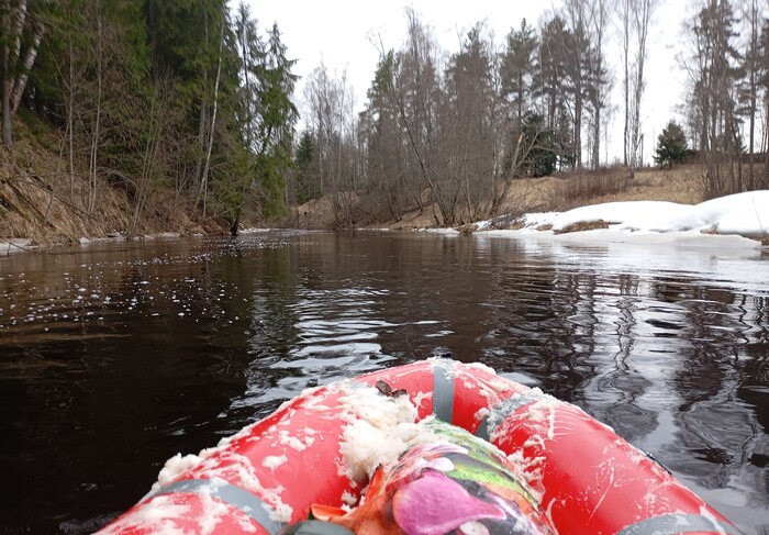 Влетел в "облако" речной пены.