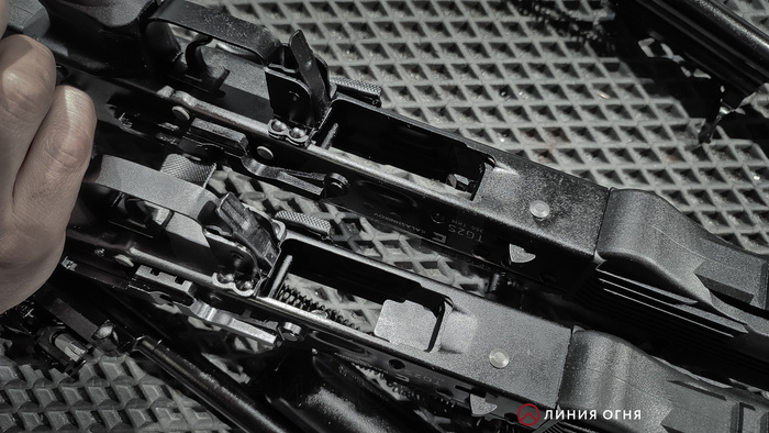 Сверху TG2S. Снизу однозарядная TG2S исп 01.