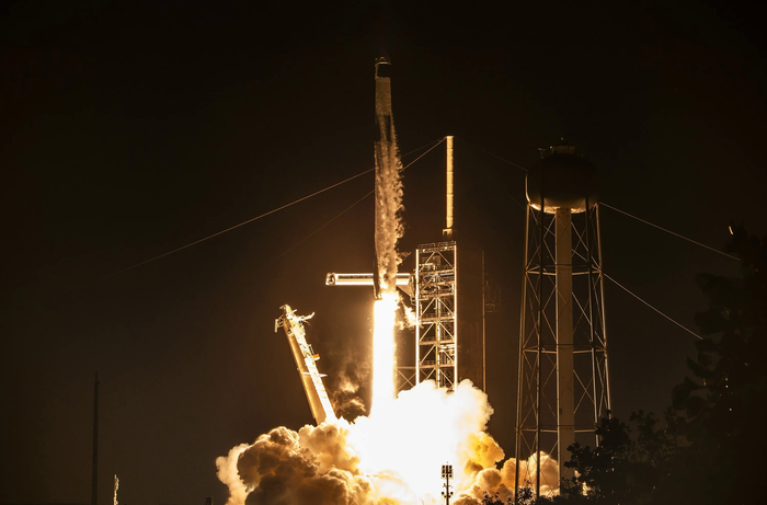 SpaceX Fram2:      , SpaceX