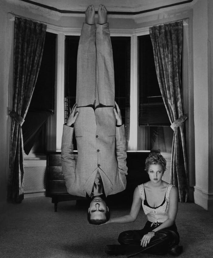 Промо-фото Альберта Уотсона к фильму "Бэтмен навсегда". Вэл Килмер в образе летучей мыши и Дрю Бэрримор (Сахарок).