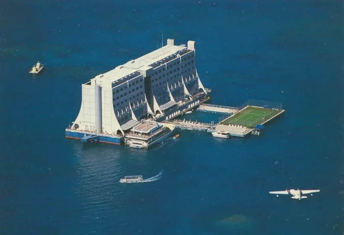 Как первый в мире плавучий отель оказался никому не нужным Длиннопост, Отель, Fail, Австралия, Казино, Плавучий дом, Северная Корея