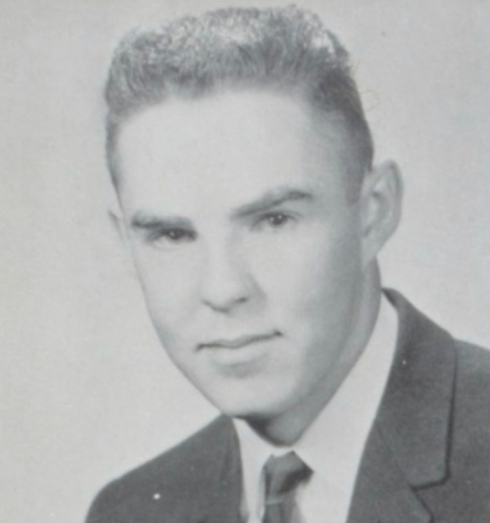 Сесил Стэн Колдуэлл на фото из школьного альбома