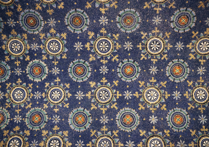 Самый знаменитый мозаичный сюжет мавзолея. Широко используется в печати.