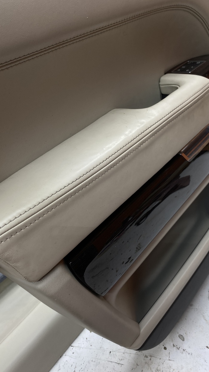 Дверь уже в «операционной»