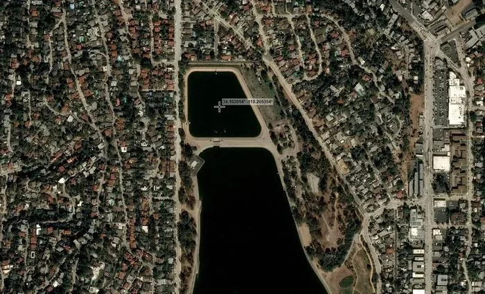 Озеро черных шаров в Лос-Анжелесе Земля, Планета Земля, Длиннопост