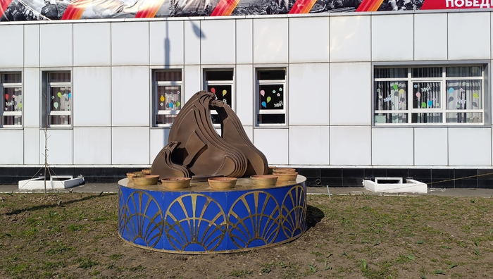 Первую парочку сивучей увидели у Дома культуры.