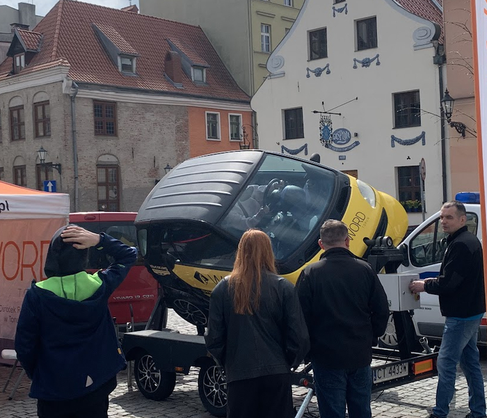 Она вертиться! - не при Копернике будет сказано...