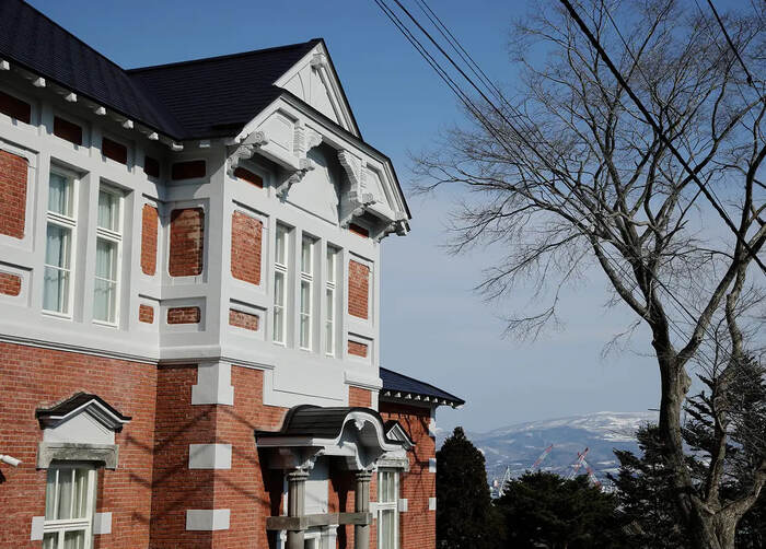      - <!--noindex--><a href="https://pikabu.ru/story/yelitnyiy_otel_otkroetsya_v_zdanii_byivshego_russkogo_konsulstva_v_yaponii_12611938?u=https%3A%2F%2Fwww.biaclyn.com%2F&t=https%3A%2F%2Fwww.biaclyn.com%2F&h=f91d6d5abc0036ea0a88f3fe3f96addad527452e" title="https://www.biaclyn.com/" target="_blank" rel="nofollow noopener">https://www.biaclyn.com/</a><!--/noindex-->