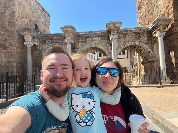 5500 км на машине с трехлеткой) 6 дней ехали до Каша, 2 дня там и 5 дней обратно с остановкой на день в Трабзоне. Любители специфического «отдыха»))