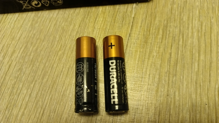 Много царапин. Оригинал с права.