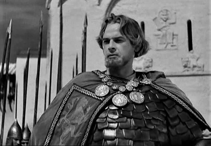 В главной роли - Николай Черкасов