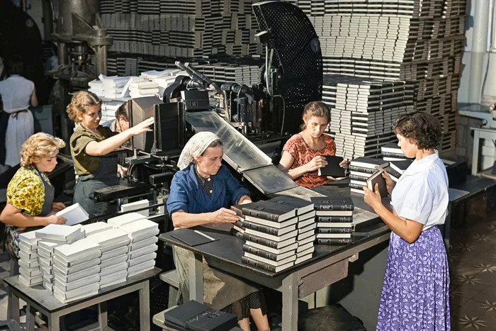 Жизнь Советской Москвы в 60-е годы. 20 раскрашенных фотографий. Часть 4 20 век, Историческое фото, Старое фото, Фотография, Москва, Столица, 60-е, История города, Колоризация, Длиннопост