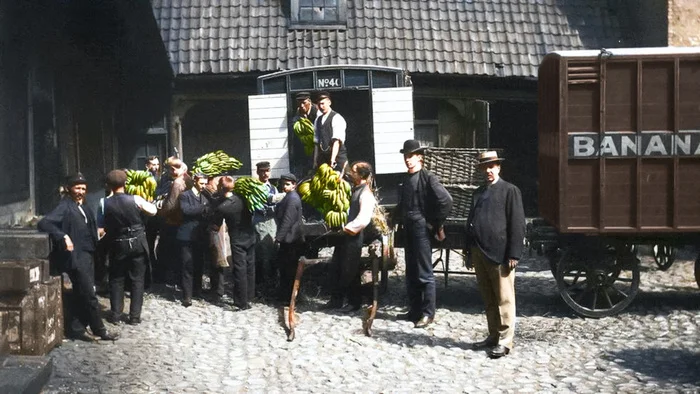 Осколки истории : Интересные и редкие ретро-фотографии Европы. 20 раскрашенных фотографий ХХ века. Часть XX 20 век, Историческое фото, Старое фото, Европа, Фотография, Швеция, Нидерланды (Голландия), Италия, Германия, Греция, Дания, Швейцария, Франция, Колоризация, Длиннопост