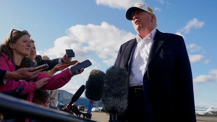 <!--noindex--><a href="https://pikabu.ru/story/prokremlevskiy_informatsionnyiy_puzyir_mefodiya__87976_12662320?u=http%3A%2F%2Fnews.sky.com&t=news.sky.com&h=4c10fe8733989a6216d30584841eb8fbdb8e3826" title="http://news.sky.com" target="_blank" rel="nofollow noopener">news.sky.com</a><!--/noindex--> // Donald Trump was asked about Ms Giuffre's death at a New Jersey airport. Pic: Reuters