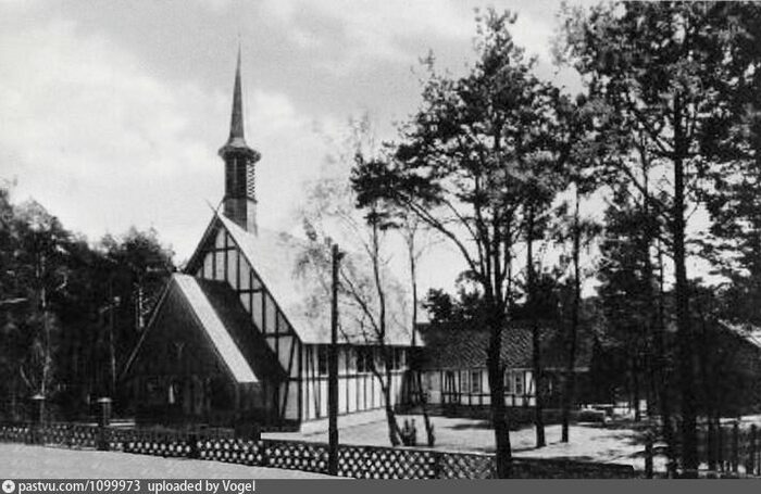 Католическая капелла "Мария, Звезда моря" была построена в Раушене в 1930-1931 годах. С 25 мая 1995 года, в здании бывшей капеллы "Мария, Звезда моря" разместился органный зал