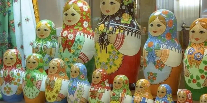 Экспонаты музея русской матрешки в г. Сергиев Посад