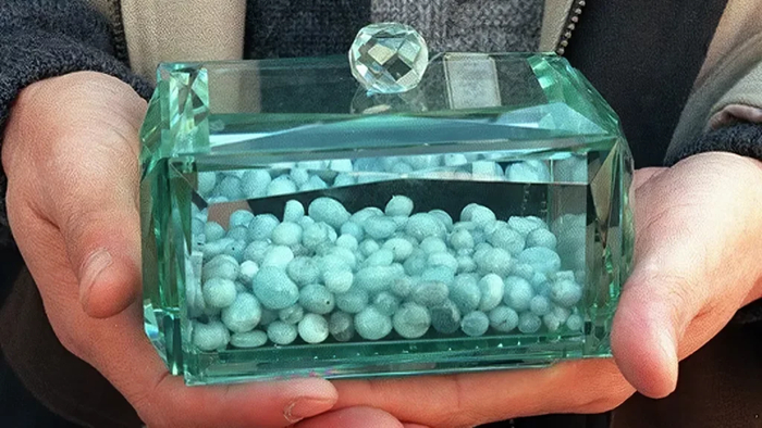 В Южной Корее прах предпочитают хранить в гламурном флаконе