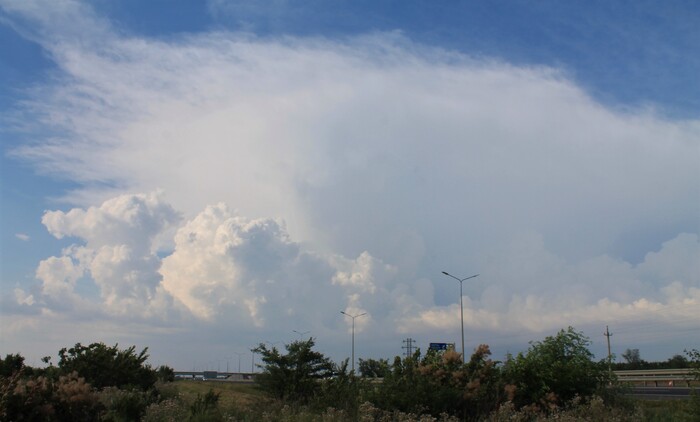 Знаете, иногда очень хочется послать комментаторов нах, но Пикабу ведь и создано ради них. Да и я сюда пришла только потому, что меня однажды послали нах, вот на том и стою)) Приезжаю в родной посёлок постою, вспомню куда послали и еду нах, не по мостам.