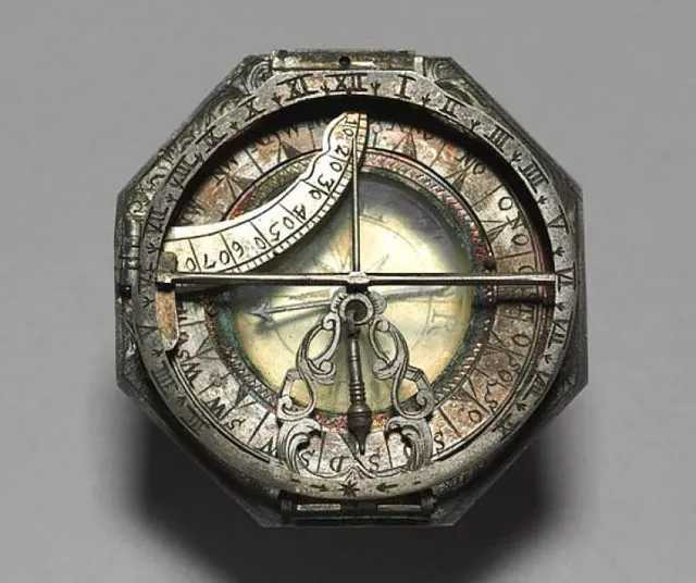 Старинный компас