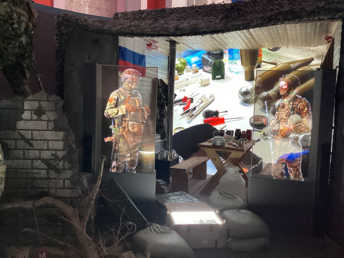 Часть экспозиции, расположенной рядом. в павильоне "Слово"