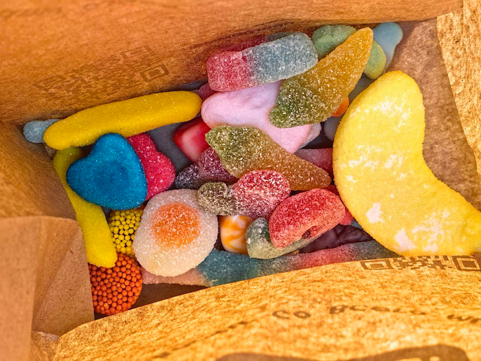 КУПИЛ НА 600 РУБЛЕЙ ЖЕВАТЕЛЬНЫХ СЛАДОСТЕЙ