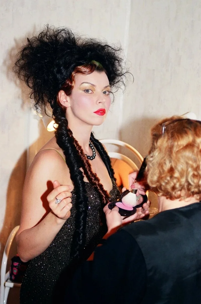 Интересные фотографии 90 -х (часть 114) 90-е, Детство 90-х, Ностальгия, Знаменитости, Фотография, Эпоха, Что? Где? Когда?, Борис Крюк, Лада Дэнс, Константин Хабенский, Пейджер, Юрий Никулин, Scooter, Анфиса Чехова, Андрей Губин, Ширли-мырли, Кирилл Андреев, Угадай мелодию, Валдис Пельш, Борис Ельцин, Длиннопост