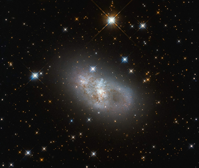 Галактика IC 4653.