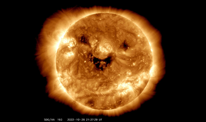 Солнце насмехается.