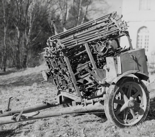 30 cm Raketenwerfer 56