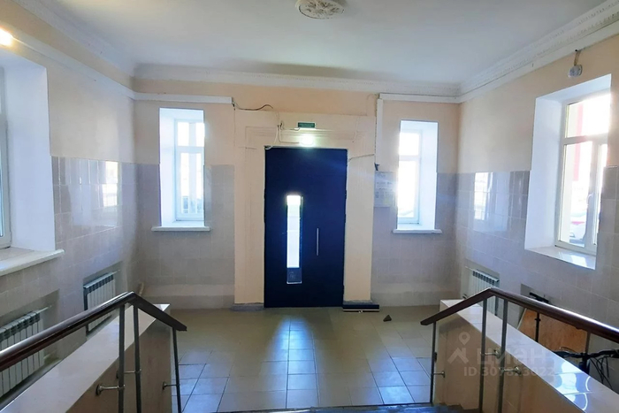 Подъезд внутри, 2025.