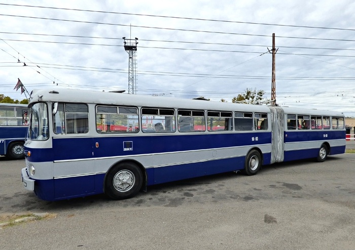 Ikarus-180 -  -   ,     250    , , , , 20 , , ,  , , , ,   (), 
