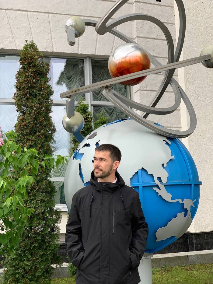 Политика и Правовые Рамки