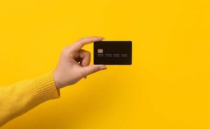 Снять наличные без комиссии можно с помощью банкоматов Сбербанка, что делает эту карту особенно удобной для тех, кто часто пользуется наличными.