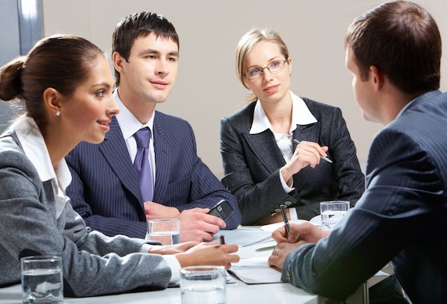 Казалось бы - работники HR обязаны быть объективными профессионалами.