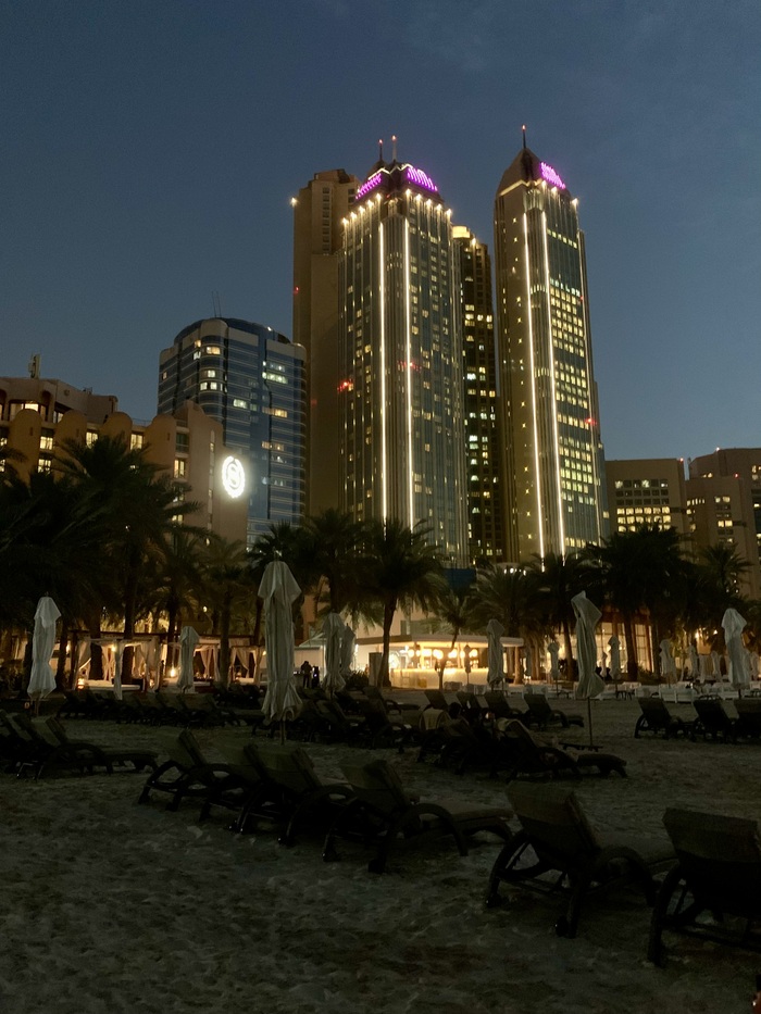 Sheraton Abu Dhabi Hotel   ,  ,    ,    ! , , , -, ,  ,  , 