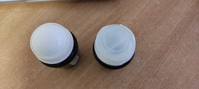 Слева оригинал, справа мой подопытный. Мой шарик немного грязный, потому что дезик пустой и я его когда-то давно ронял