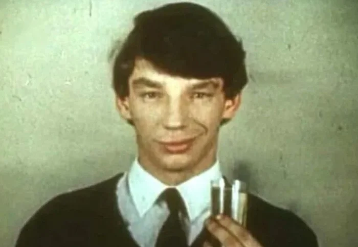 Печальная судьба Славы Царёва, сыгравшего мальчика с сачком в фильме Добро пожаловать, или Посторонним вход воспрещен Фильмы, СССР, Советское кино, Добро пожаловать или посторонним вход воспрещён, Актеры и актрисы, Комедия, Яндекс Дзен (ссылка), Длиннопост