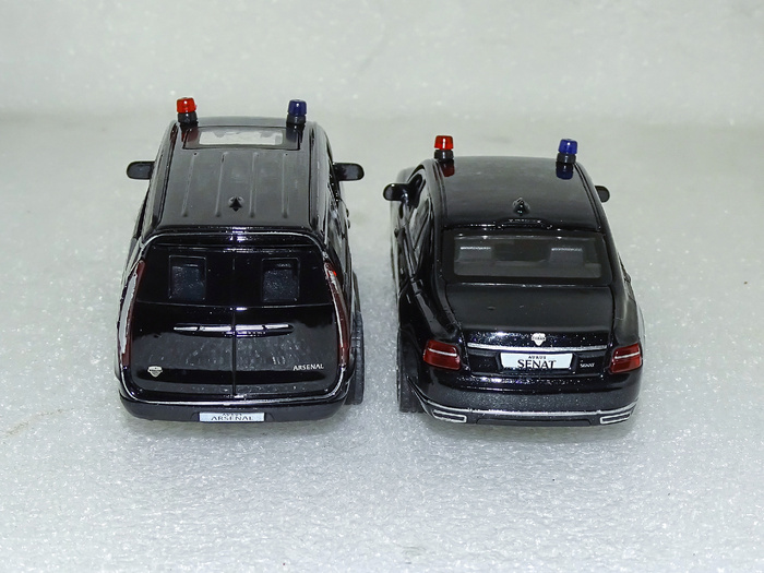 Рис. 8. Модели автомобилей Аурус «Сенат» и Аурус «Арсенал» от «Технопарк» (вид сзади)