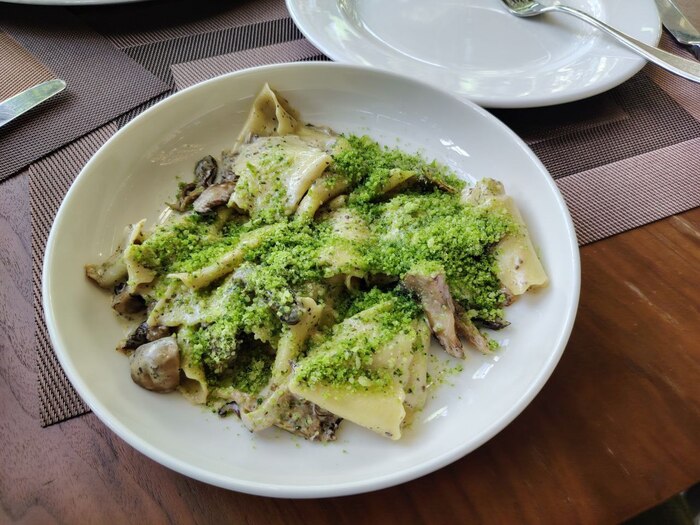 Папарделле с грибами - 33 лари, чет около тысячи.